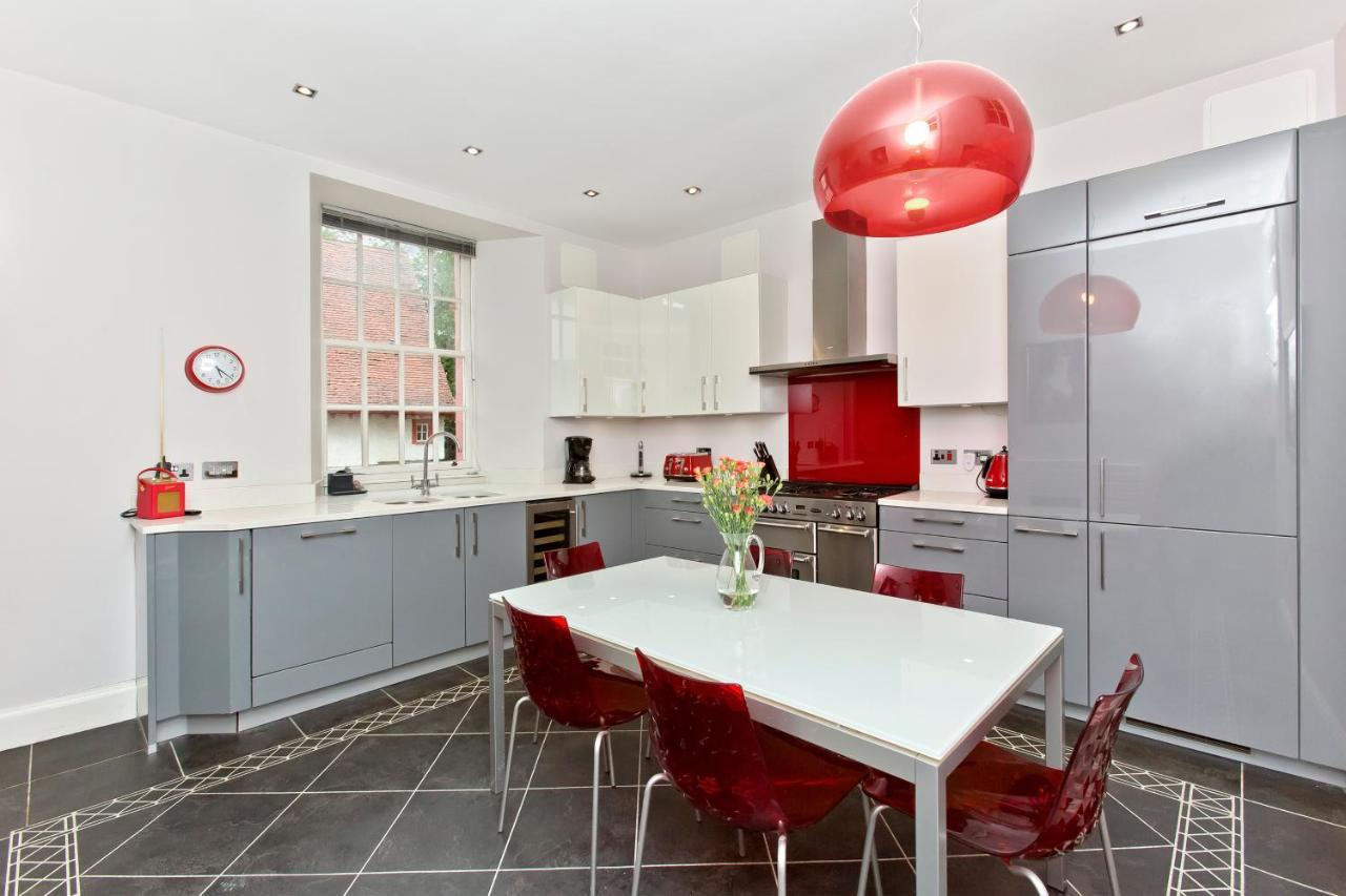 Luxury 3-Bedroom Apartment With Stunning Views At Ramsay Garden Edinburgh Eksteriør bilde