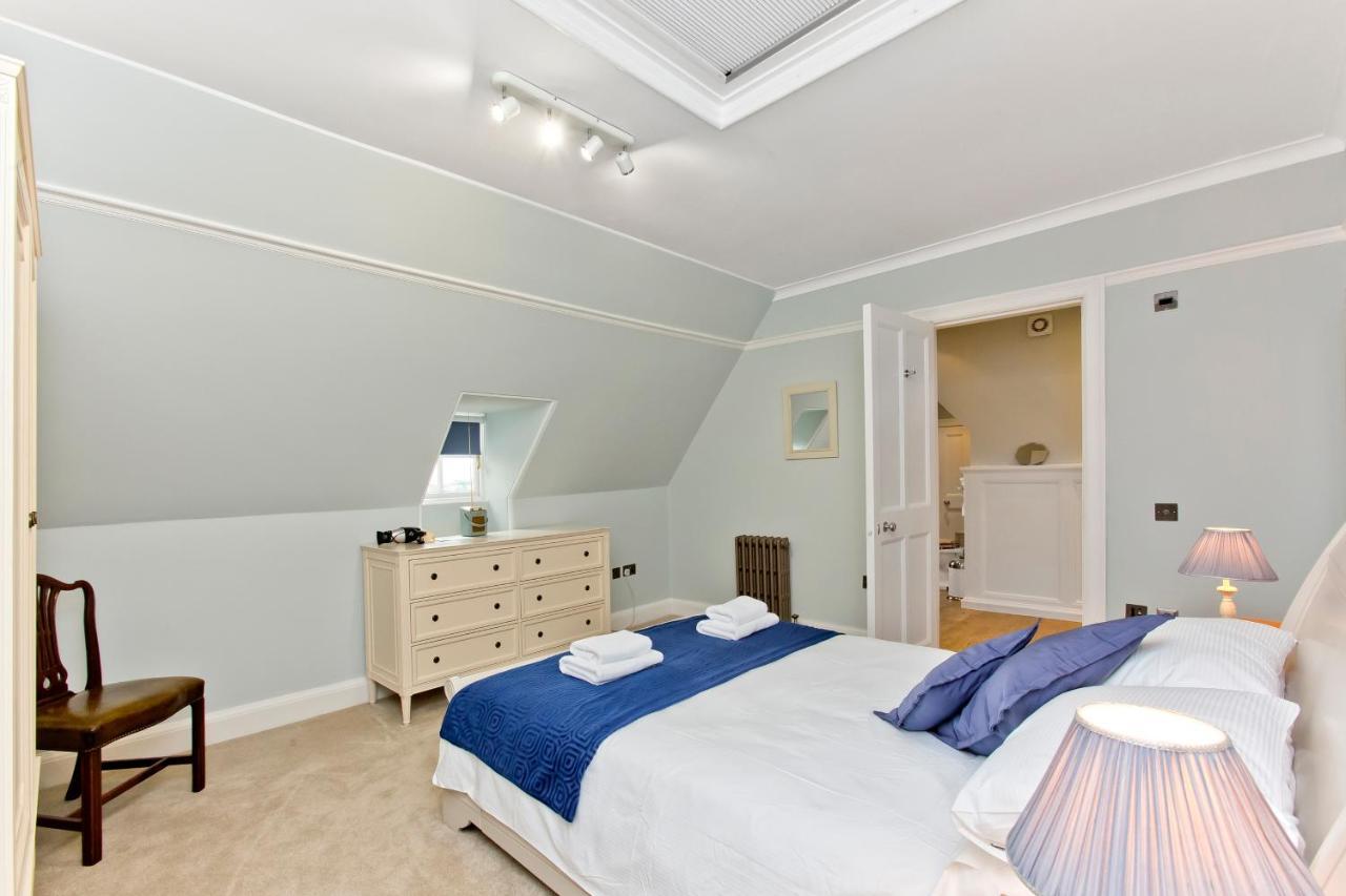 Luxury 3-Bedroom Apartment With Stunning Views At Ramsay Garden Edinburgh Eksteriør bilde