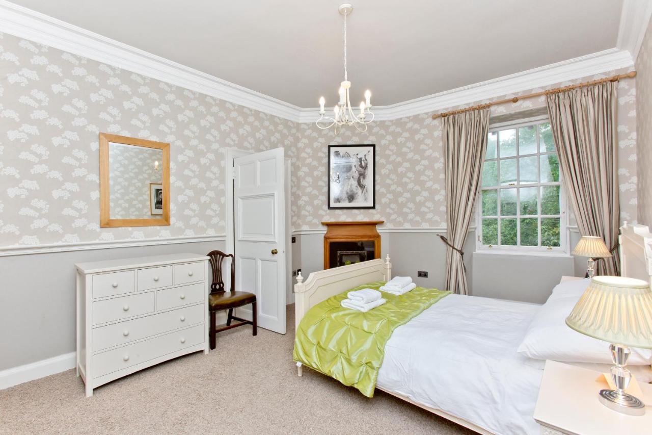 Luxury 3-Bedroom Apartment With Stunning Views At Ramsay Garden Edinburgh Eksteriør bilde