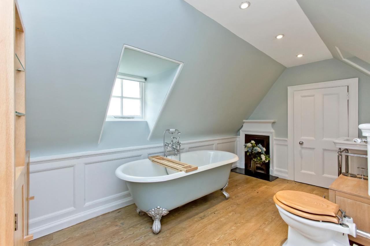 Luxury 3-Bedroom Apartment With Stunning Views At Ramsay Garden Edinburgh Eksteriør bilde